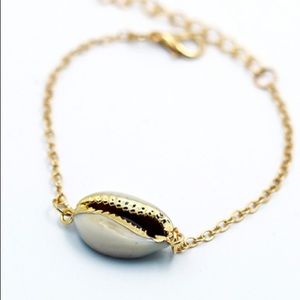 Gold cowrie shell bracelet bracelet ✨